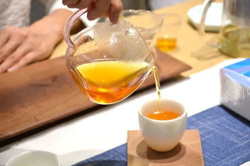 漢中市茶博會(huì)參展茶企現(xiàn)場(chǎng)銷(xiāo)售茶葉超100萬(wàn)元，代理與銷(xiāo)售雙豐收