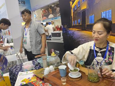 第16屆山東國(guó)際糖酒會(huì)隆重開(kāi)幕 匯聚1200多家品質(zhì)企業(yè)，15000多個(gè)優(yōu)質(zhì)品牌，茶葉代理與銷(xiāo)售迎來(lái)新機(jī)遇